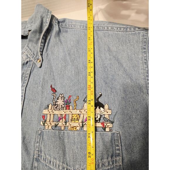 Women's Sz L Denim Shirt by Outrageous Sports Cats Over The Over Pocket Preppy - Picture 6 of 8